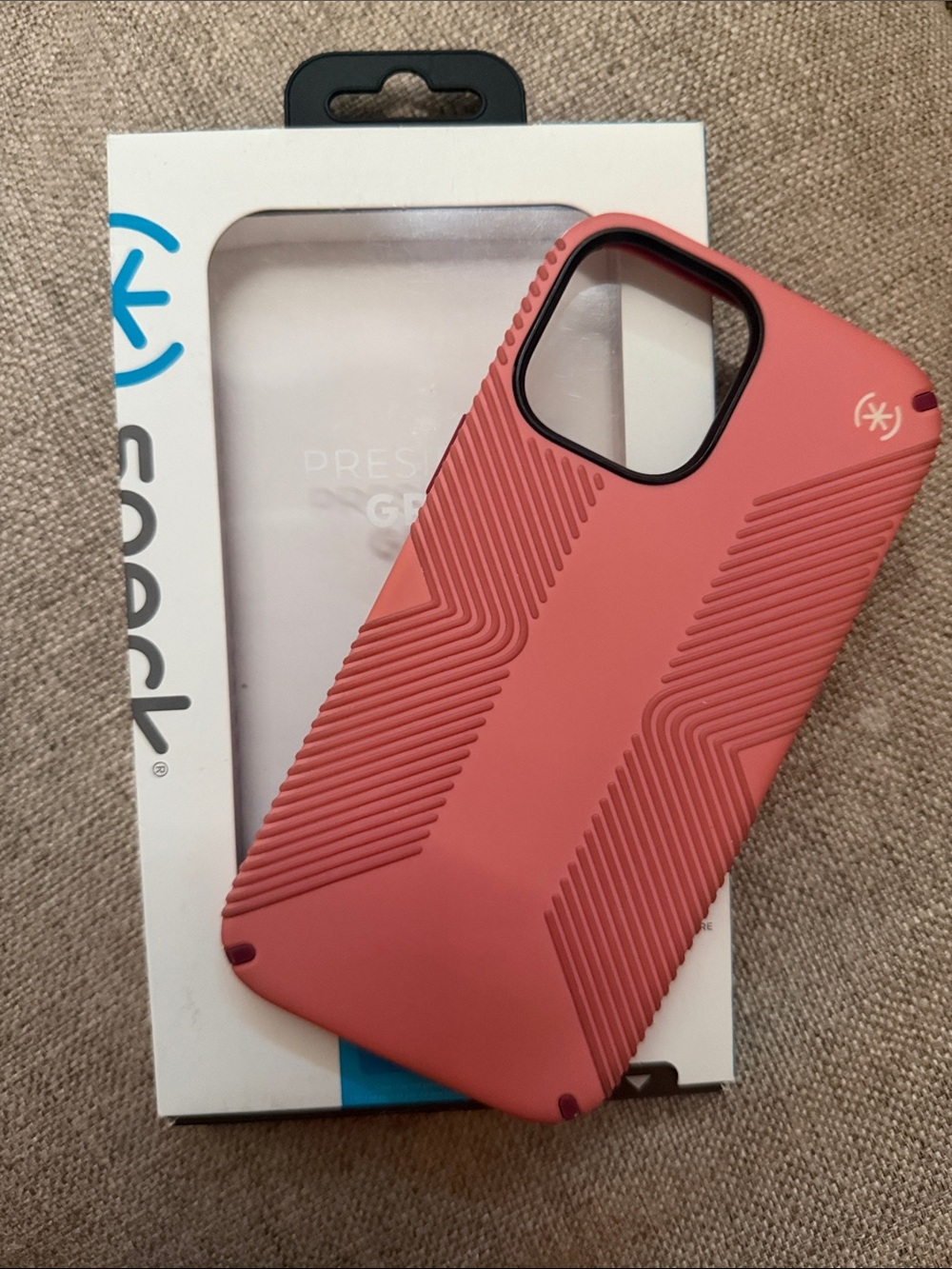 speck iPhone 12 pro max  Presidio 2 Grip Case in Rose Pink